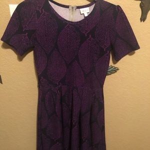 ALL LULAROE BOGO 50% OFF* EUC Lularoe Amelia Small